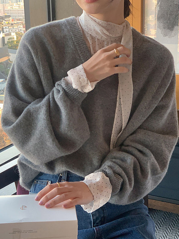 Classic Vintage Blouse with a Flattering Fit