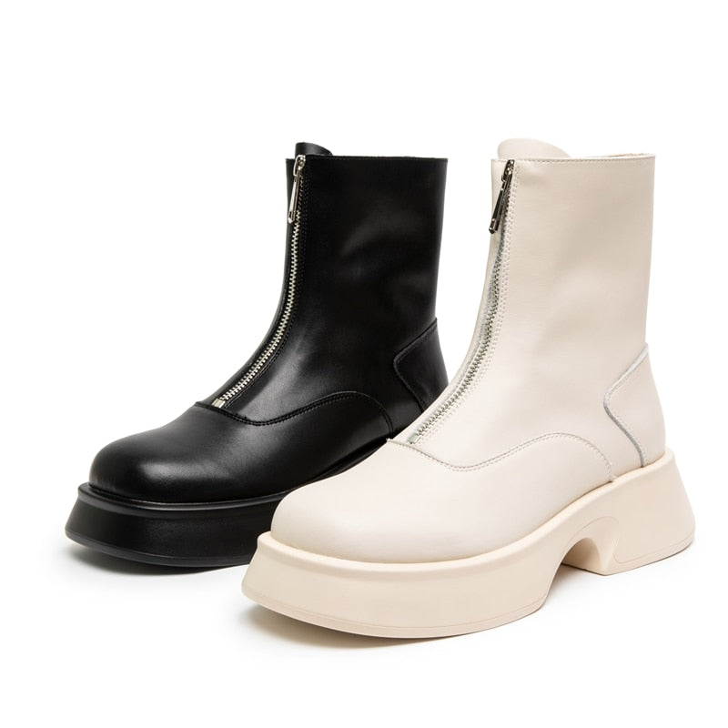 Elegantly Styled Boots for Everyday Wear