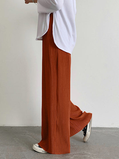 Effortlessly Elegant Pants with a Timeless Design
