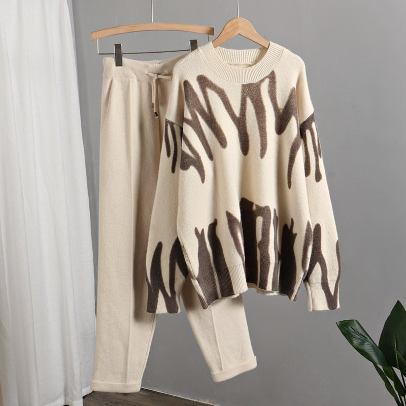Elegantly Styled Sweater for Everyday Wear