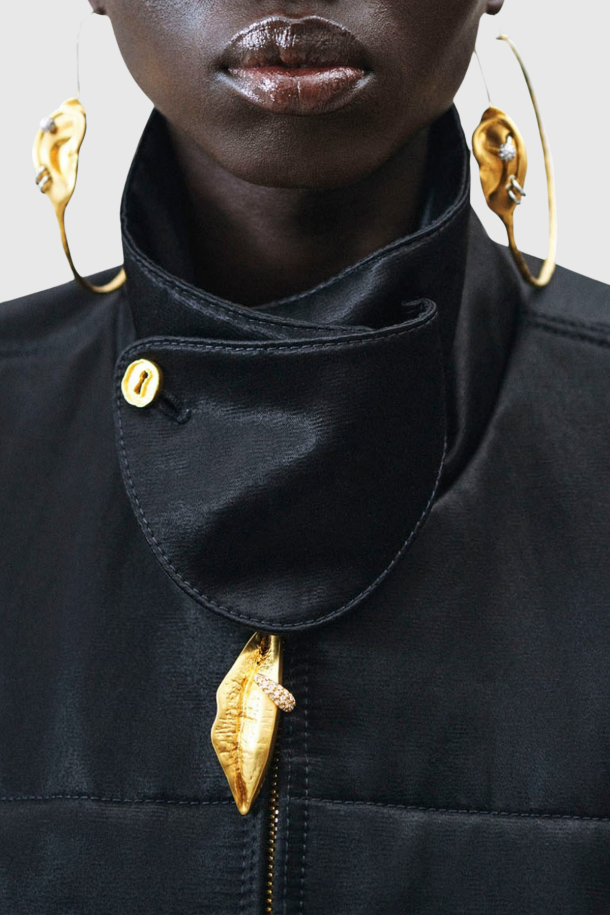 Effortlessly Elegant Jacket with a Timeless Design