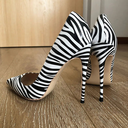 Effortlessly Elegant Heels with a Timeless Design