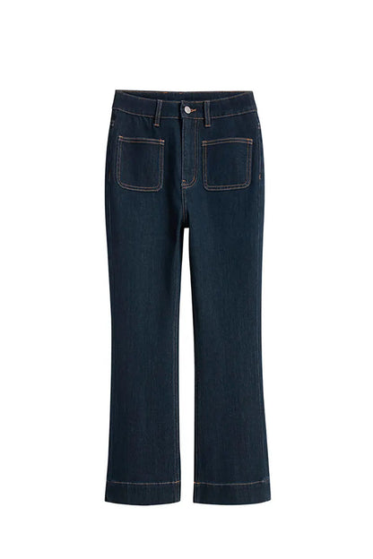 Gracefully Styled Garment for Any Occasion