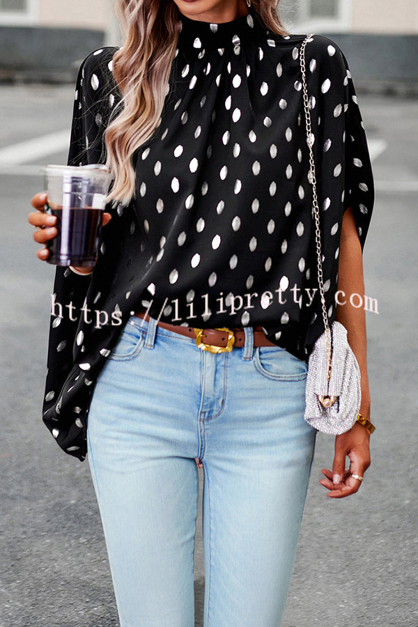 Effortlessly Elegant Blouse with a Timeless Design