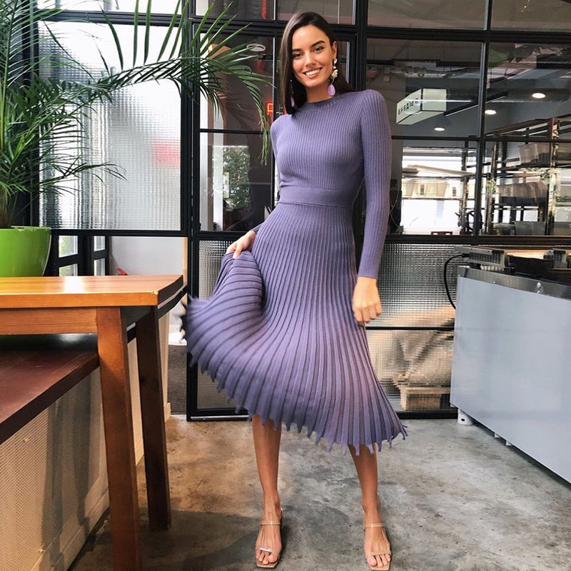 Classic Vintage Dress with a Flattering Fit