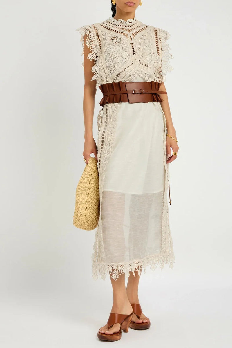 Beautifully Finished Dress in a Timeless Design