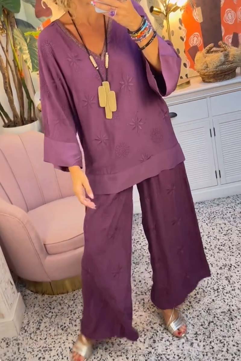 Effortlessly Elegant Garment with a Timeless Design