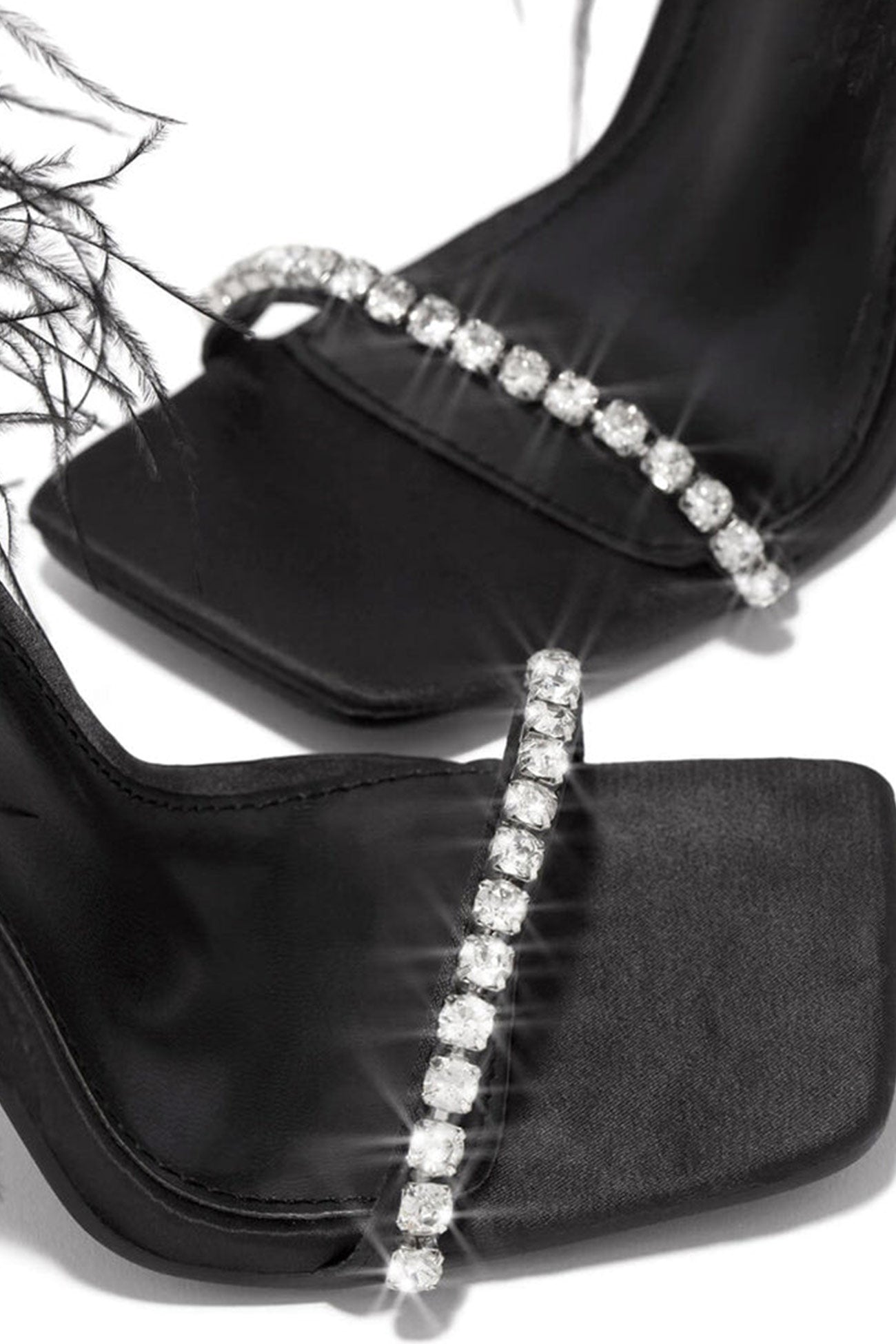 Classic Vintage Sandals with a Flattering Fit