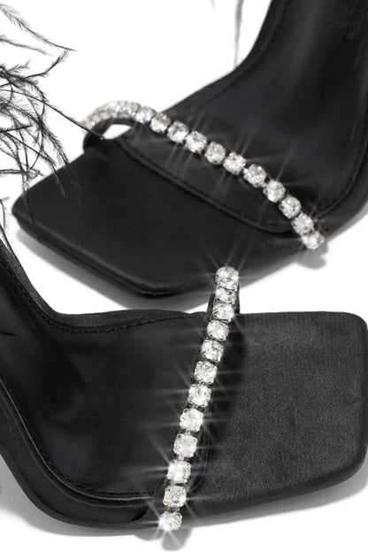 Classic Vintage Sandals with a Flattering Fit