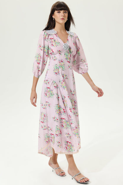 Classic Vintage Dress with a Flattering Fit
