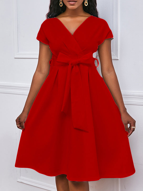 Well Tailored Dress with a Graceful Silhouette