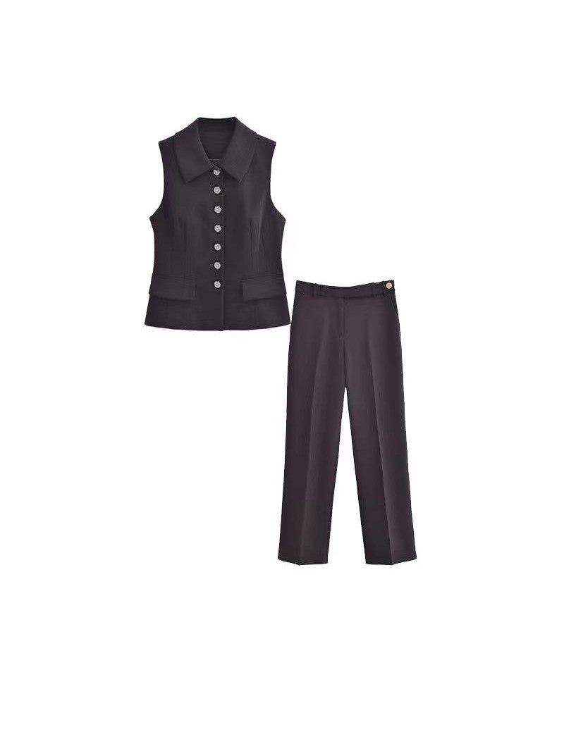 Elegantly Styled Pants for Everyday Wear