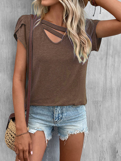 Effortlessly Elegant T-Shirt with a Timeless Design
