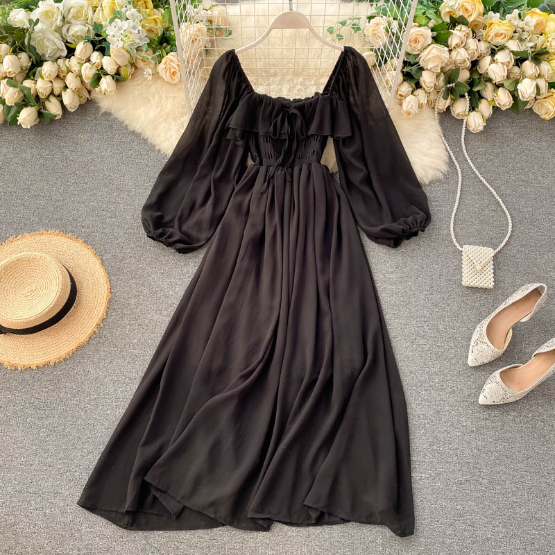 Effortlessly Elegant Dress with a Timeless Design