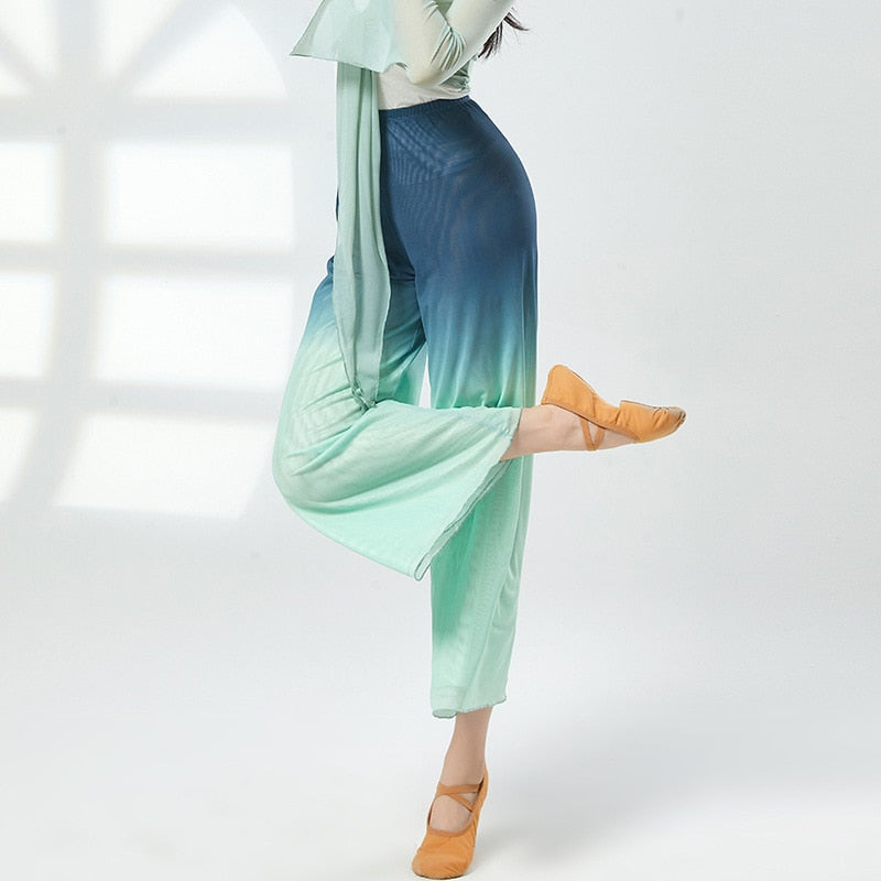 Gracefully Styled Garment for Any Occasion