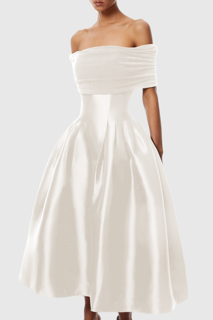 Beautifully Finished Dress in a Timeless Design