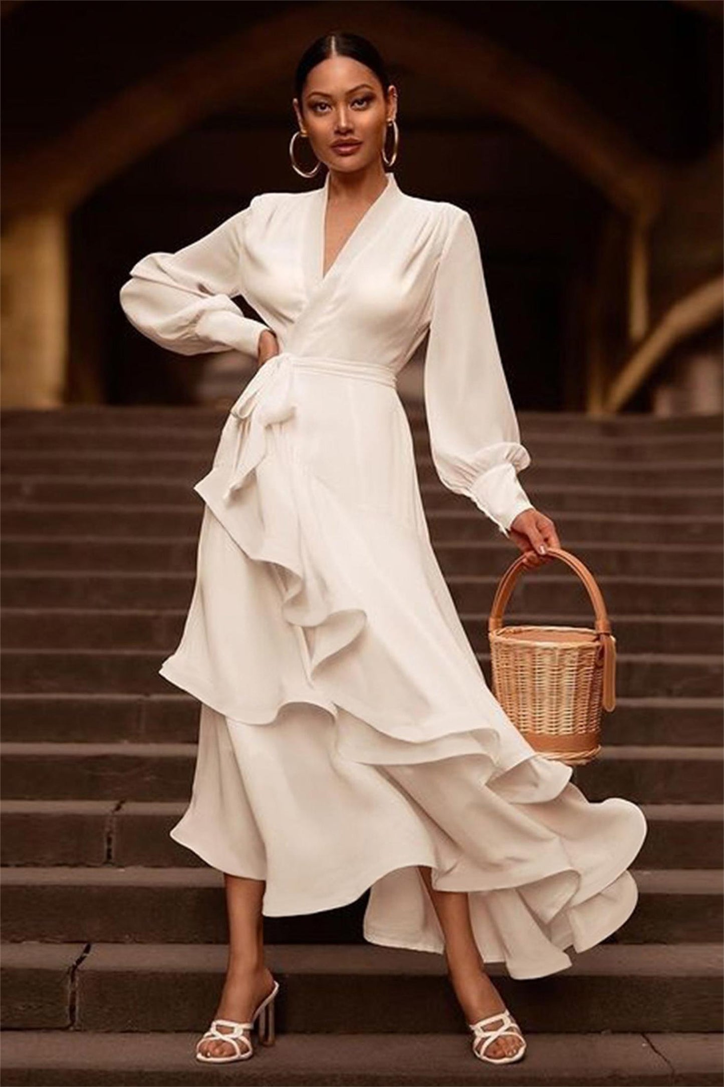 Beautifully Finished Dress in a Timeless Design