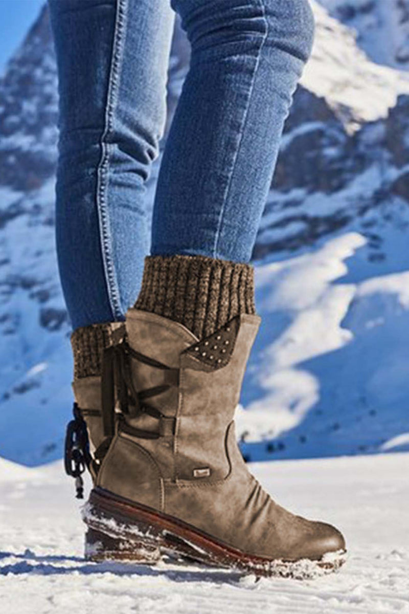 Effortlessly Elegant Boots with a Timeless Design