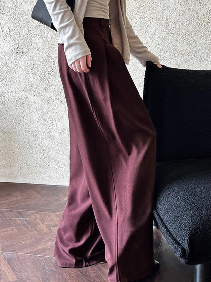 A Vintage Style Trousers with Delicate Timeless Details