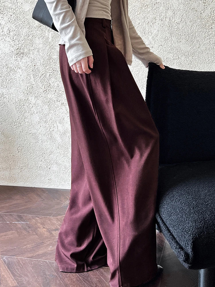 A Vintage Style Trousers with Delicate Timeless Details