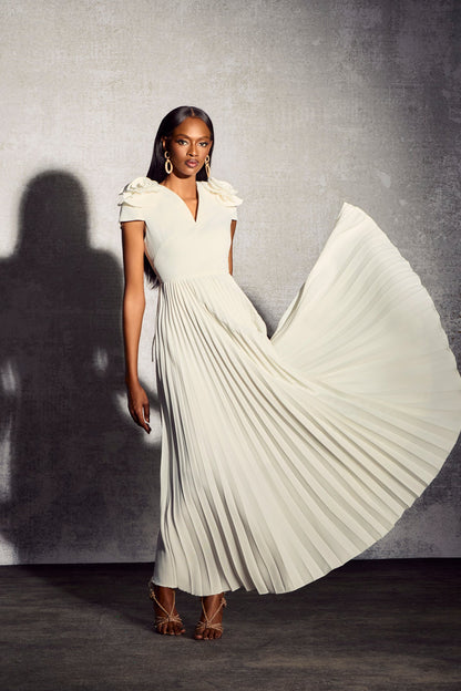 Effortlessly Elegant Dress with a Timeless Design