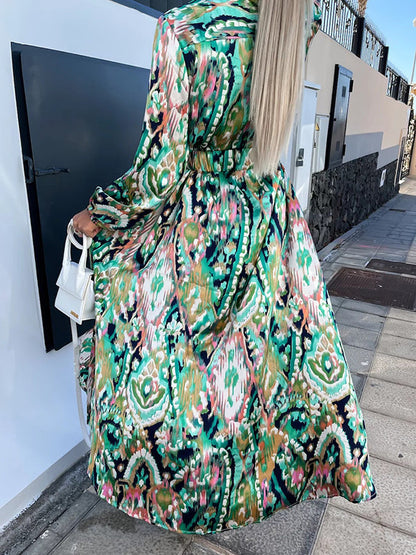 Classic Vintage & Enduringly Stylish Dress