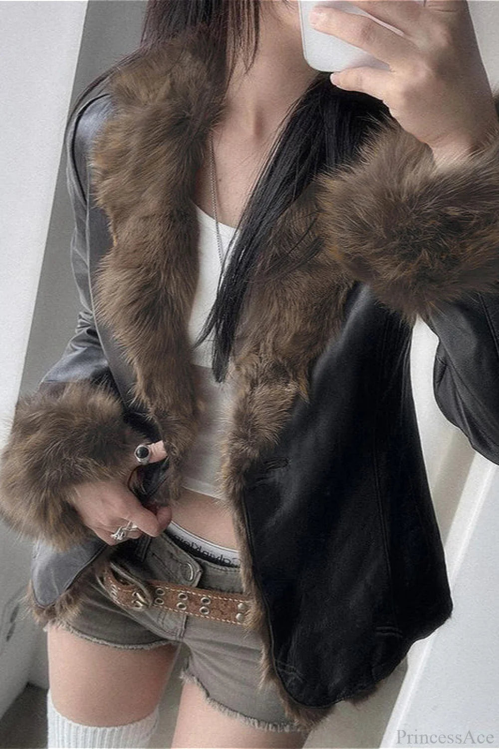 Effortlessly Elegant Coat with a Timeless Design