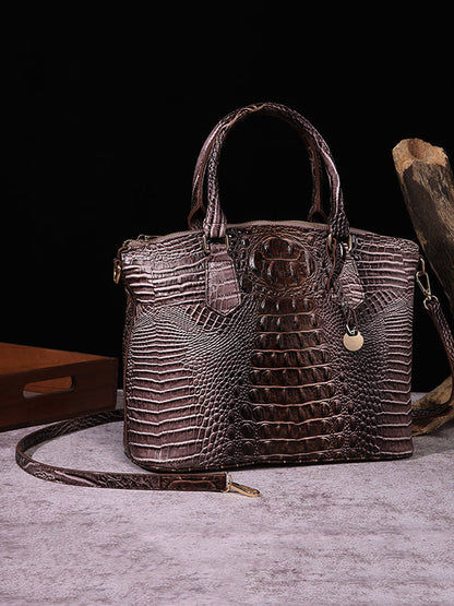 Gracefully Styled Bag for Any Occasion