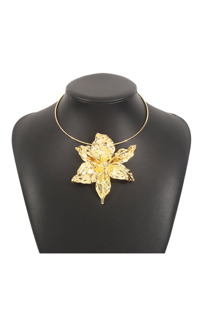 Gracefully Styled Garment for Any Occasion