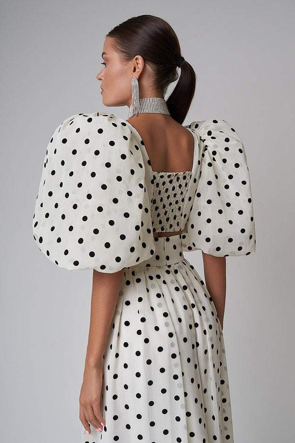 Sophisticated Garment with a Clean Classic Look