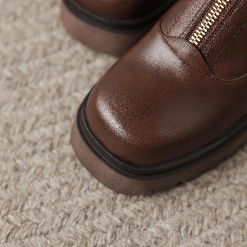 Polished Boots with an Effortless Classic Look