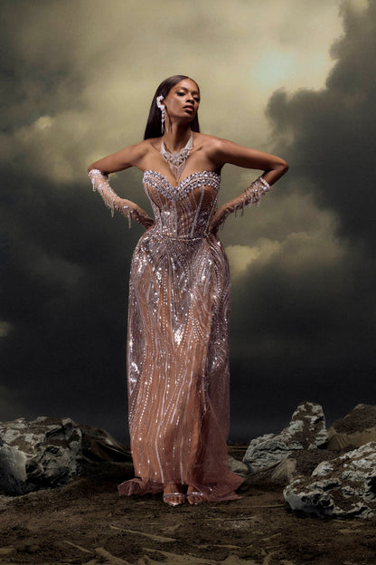 Well Tailored Dress with a Graceful Silhouette