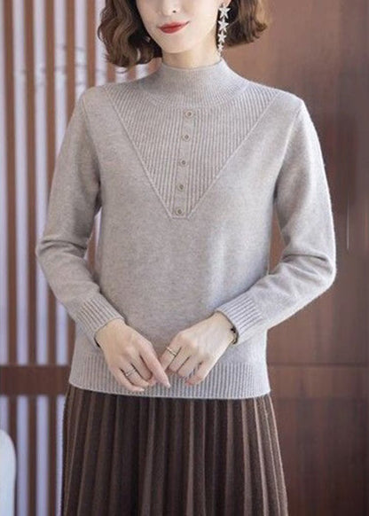 Effortlessly Elegant Top with a Timeless Design
