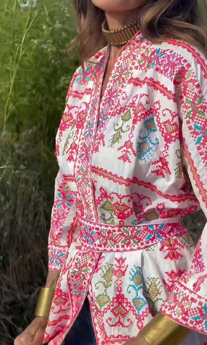 Beautifully Finished Top in a Timeless Design