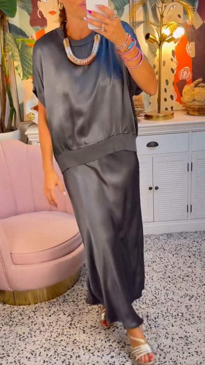 Sophisticated Garment with a Clean Classic Look