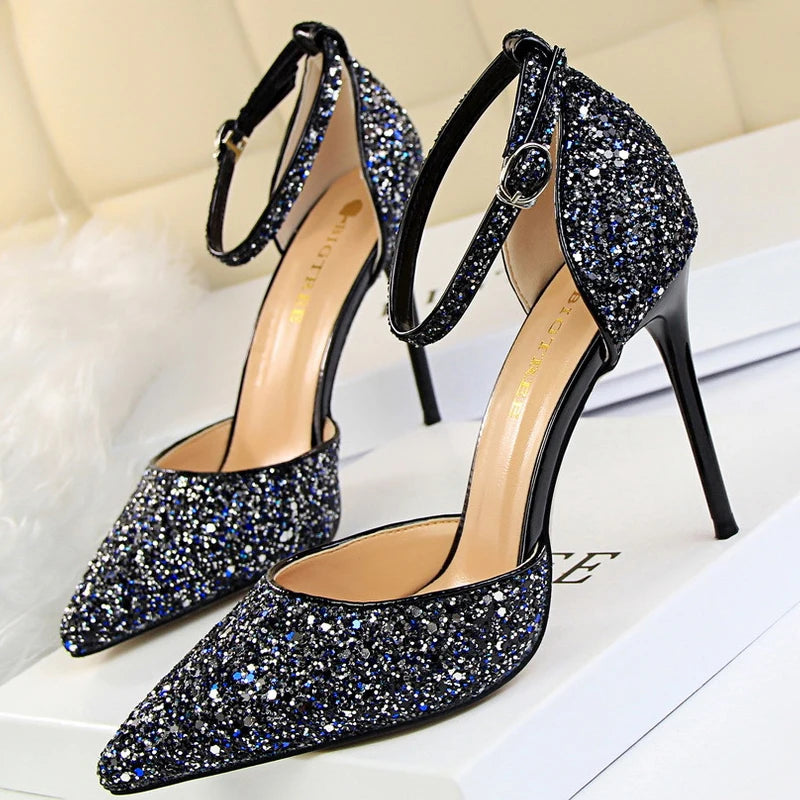 A Vintage Style Heels with Delicate Timeless Details