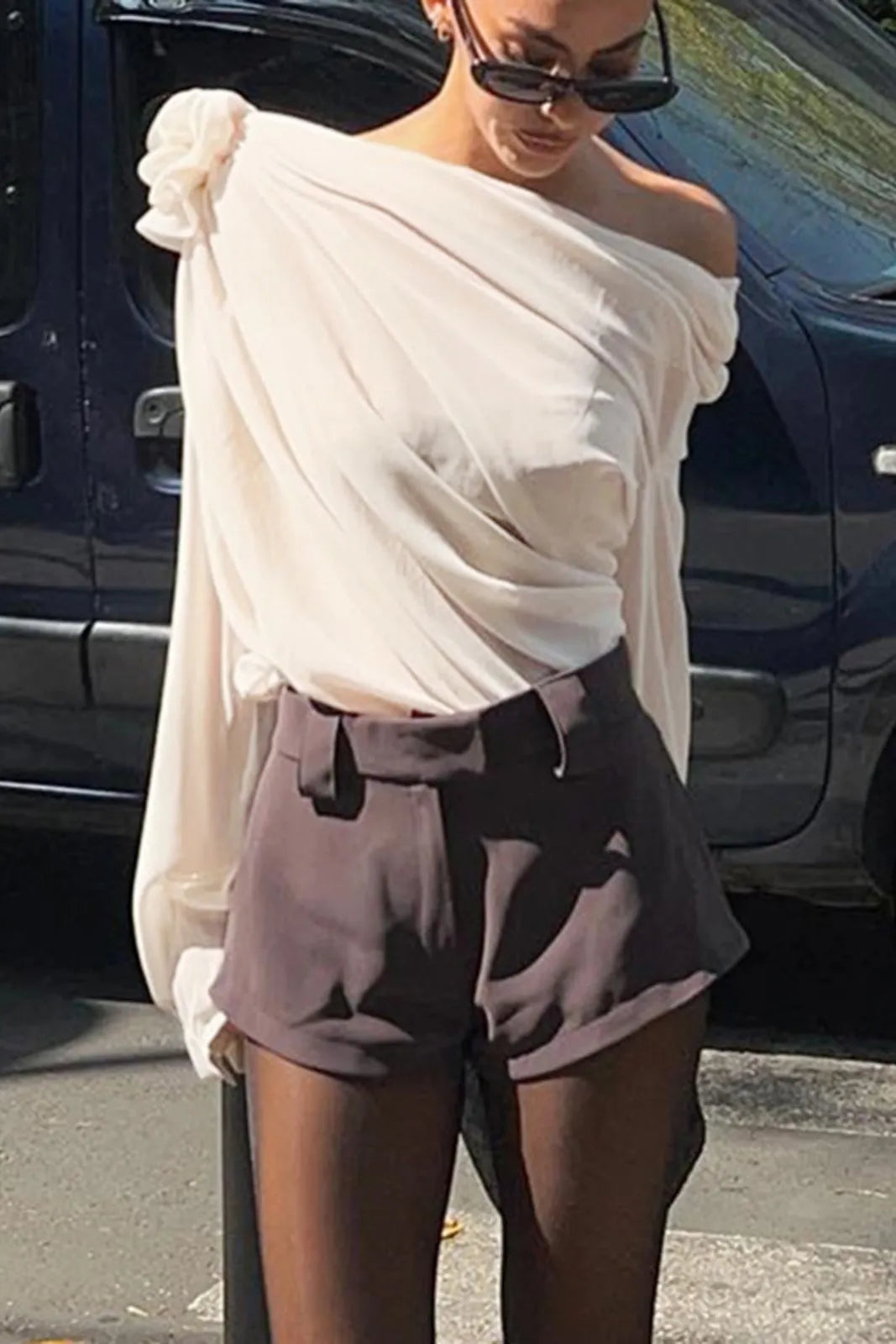 Beautifully Finished Top in a Timeless Design