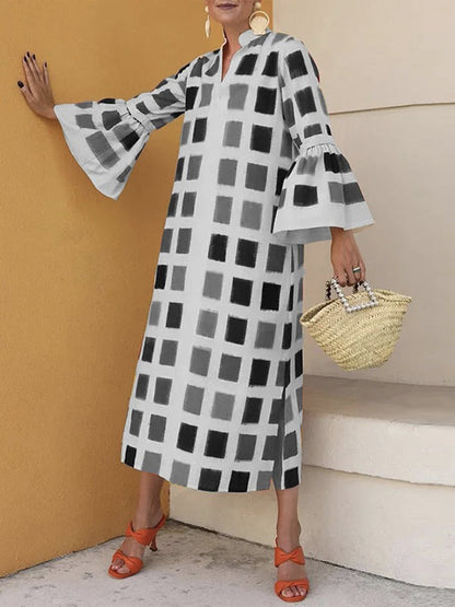 Classic Vintage Dress with a Flattering Fit