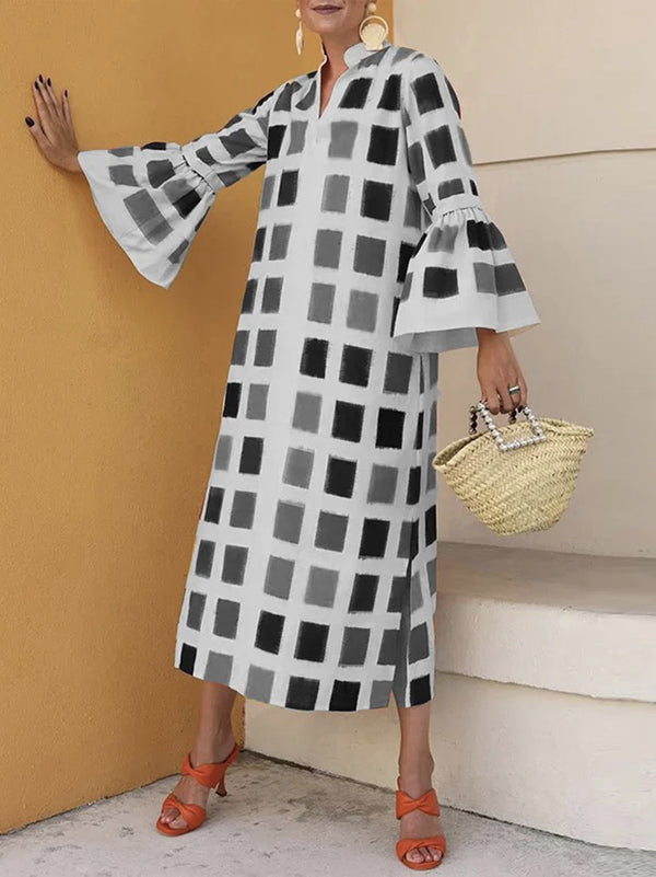 Classic Vintage Dress with a Flattering Fit