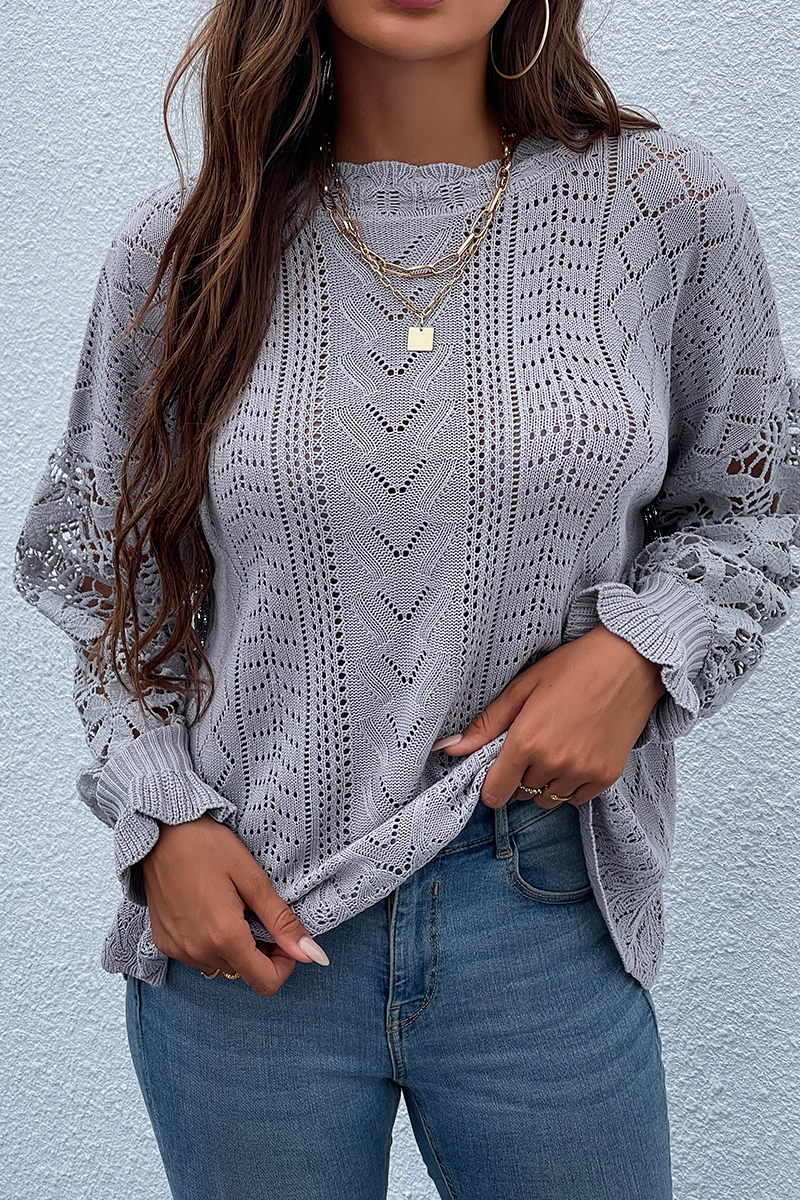 Well Tailored Sweater with a Graceful Silhouette