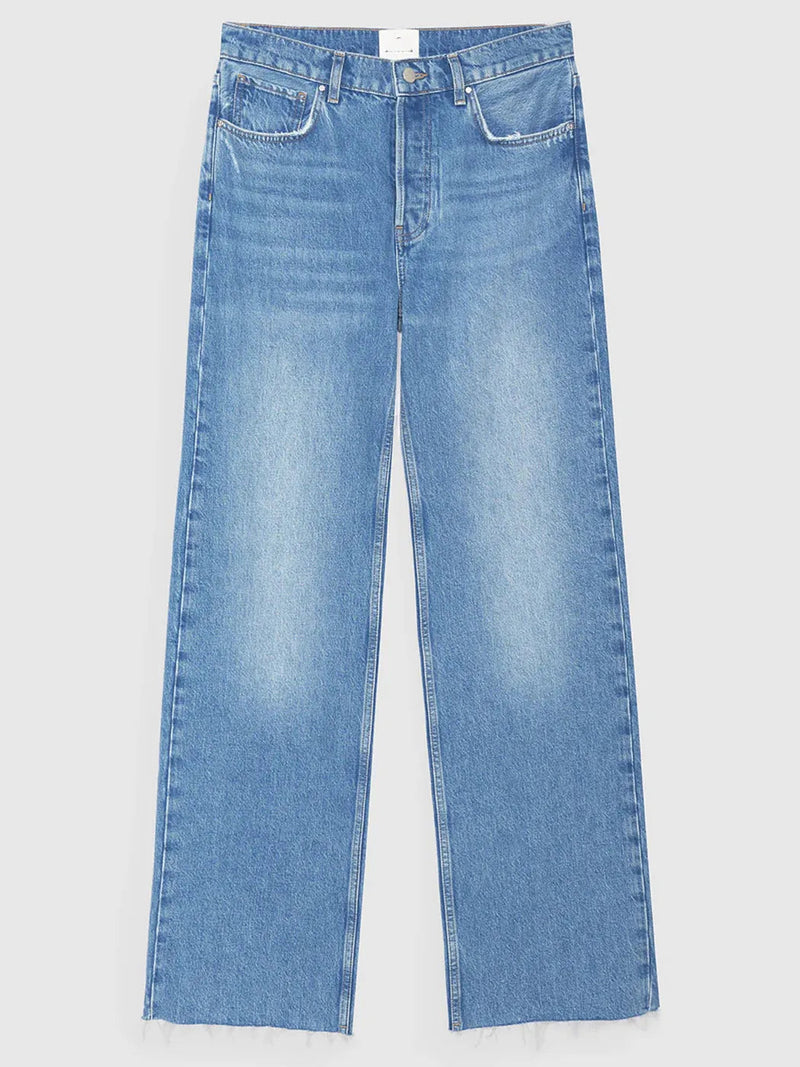 Sophisticated Garment with a Clean Classic Look