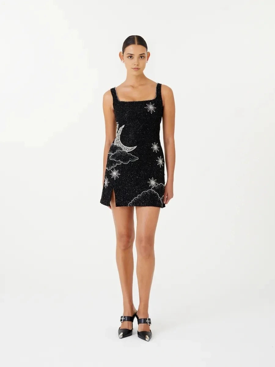 Well Tailored Garment with a Graceful Silhouette