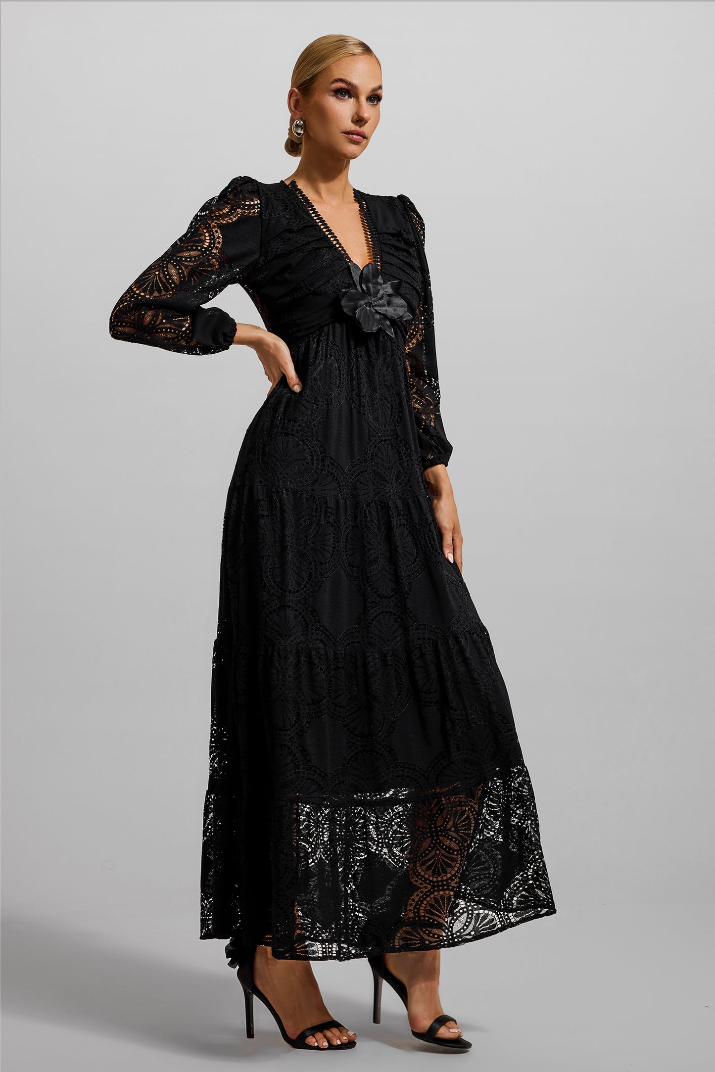 Gracefully Styled Dress for Any Occasion
