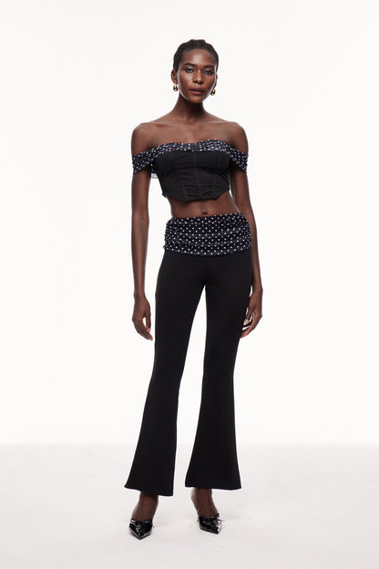 Well Tailored Pants with a Graceful Silhouette