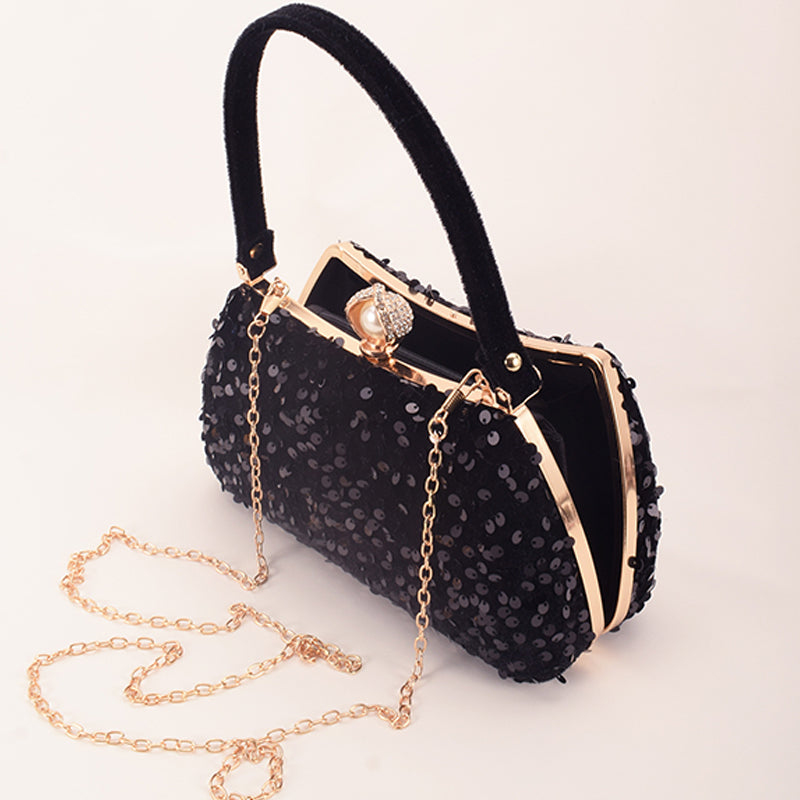 Beautifully Finished Bag in a Timeless Design
