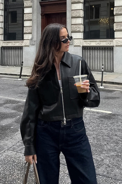 Effortlessly Elegant Jacket with a Timeless Design