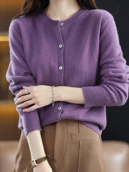 Well Tailored Cardigan with a Graceful Silhouette