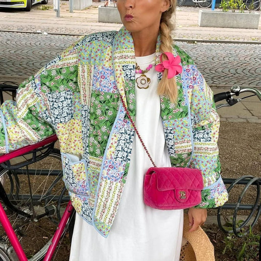 Effortlessly Elegant Jacket with a Timeless Design