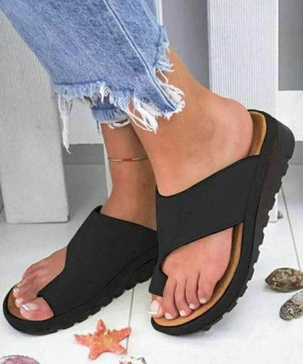 Effortlessly Elegant Sandals with a Timeless Design