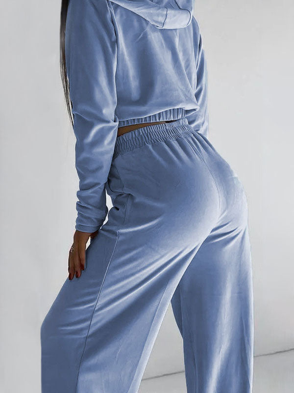 Effortlessly Elegant Pants with a Timeless Design